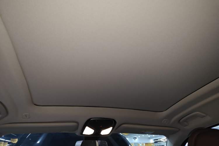 Used BMW X7 2021 xDrive40i Luxury Package with Leading Features Headliner