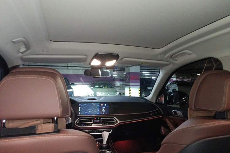 Used BMW X7 2021 xDrive40i Luxury Package with Leading Features Headliner