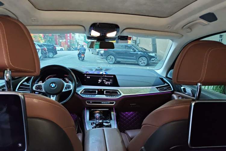 Used BMW X7 2021 xDrive40i Executive Model with M Sport Package Headliner