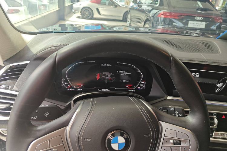 Used BMW X7 2021 Facelifted xDrive40i Luxury Package with Leading Features Instrument Cluster