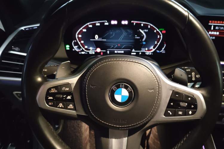 Used BMW X7 2021 Restyled xDrive40i Luxury Version with M Sport Package Instrument Cluster