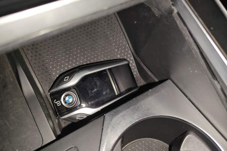 Used BMW X7 2021 xDrive40i Luxury Package with Leading Features Interior 1