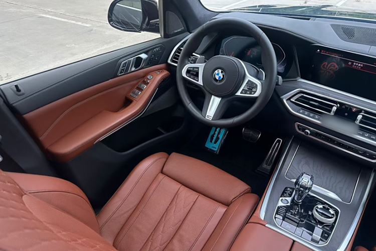 Used BMW X7 2021 xDrive40i Luxury M Sport Package Interior 1