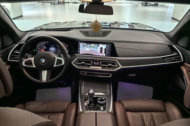 Used BMW X7 2021 xDrive40i Luxury M Sport Package Interior 1