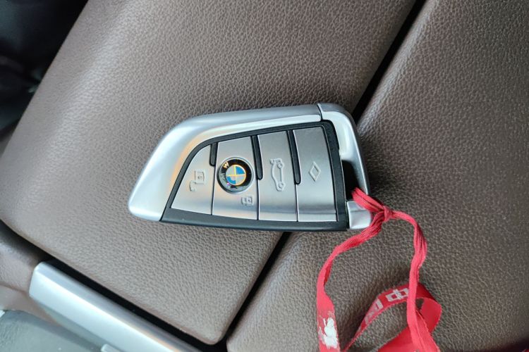 Used BMW X7 2021 xDrive40i Luxury Package with Leading Features Interior 1