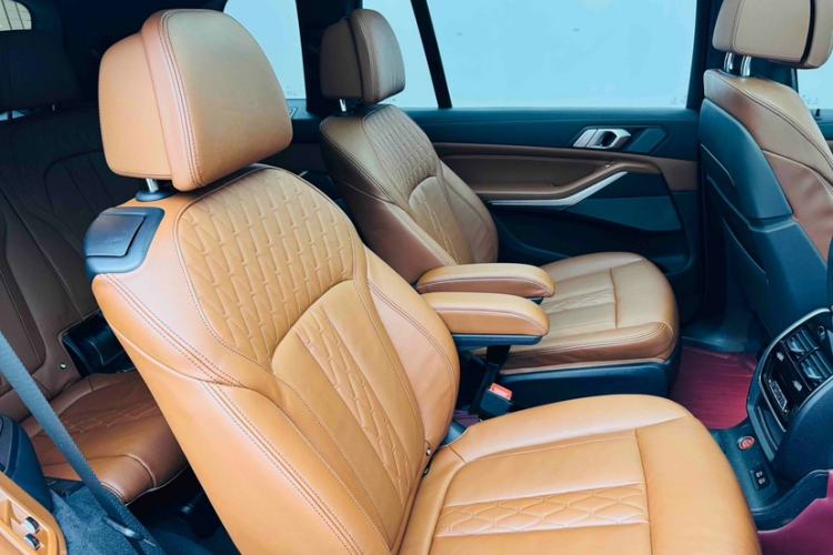 Used BMW X7 2021 xDrive40i Luxury M Sport Package Interior 10