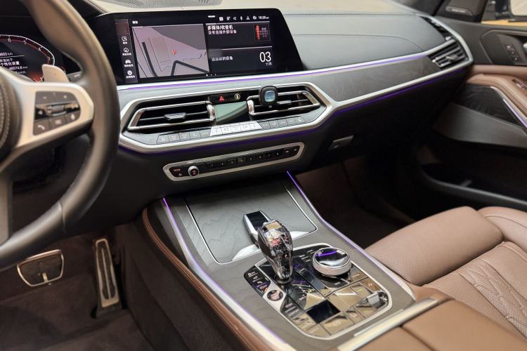 Used BMW X7 2021 xDrive40i Luxury M Sport Package Interior 10