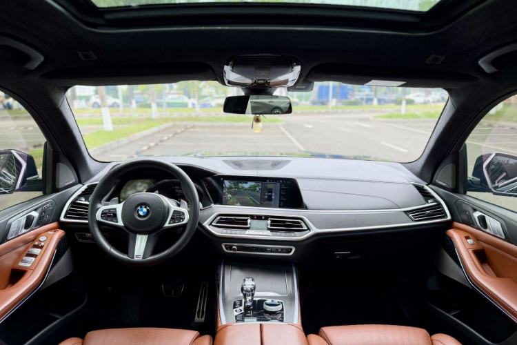 Used BMW X7 2021 xDrive40i Luxury M Sport Package Interior 2