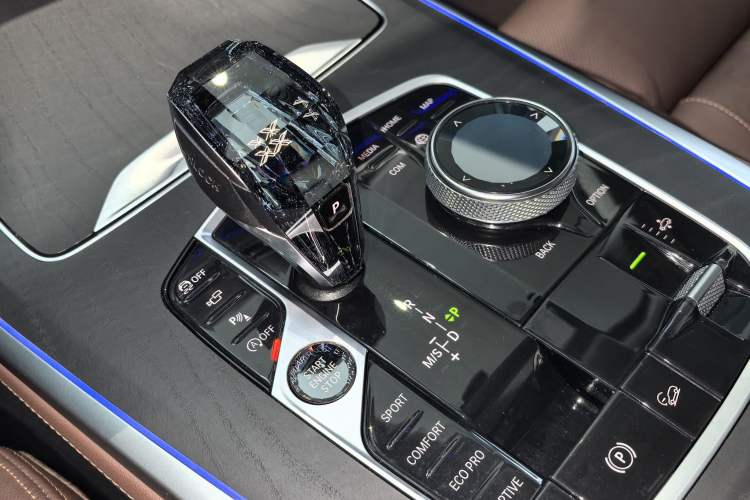 Used BMW X7 2021 Facelifted xDrive40i Luxury Package with Leading Features Interior 2