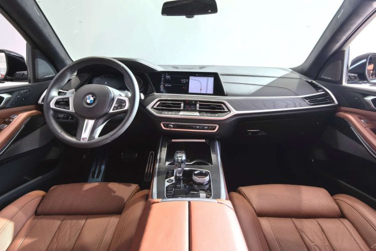 Used BMW X7 2021 Restyled xDrive40i Luxury Version with M Sport Package Interior 2