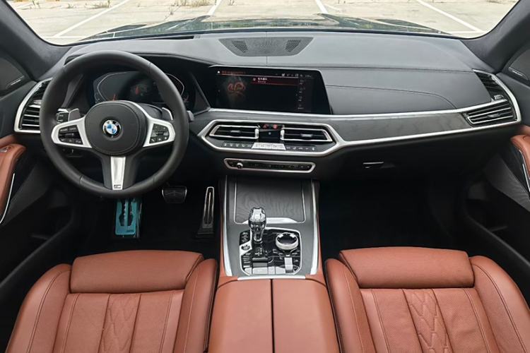 Used BMW X7 2021 xDrive40i Luxury M Sport Package Interior 2