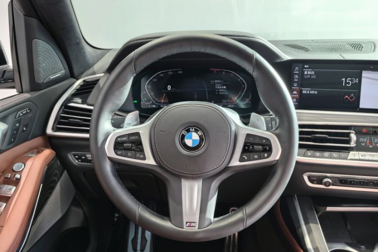 Used BMW X7 2021 Restyled xDrive40i Luxury Version with M Sport Package Interior 2