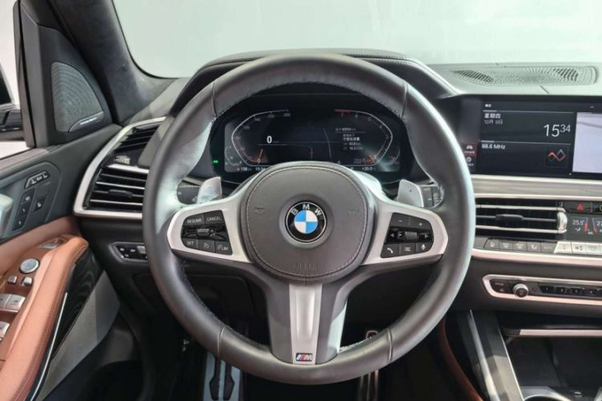 Used BMW X7 2021 Restyled xDrive40i Luxury Version with M Sport Package Interior 3