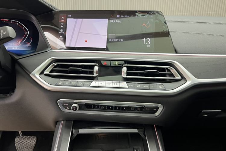 Used BMW X7 2021 xDrive40i Luxury Package with Leading Features Interior 3