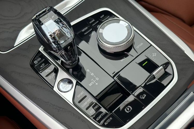 Used BMW X7 2021 xDrive40i Luxury M Sport Package Interior 3