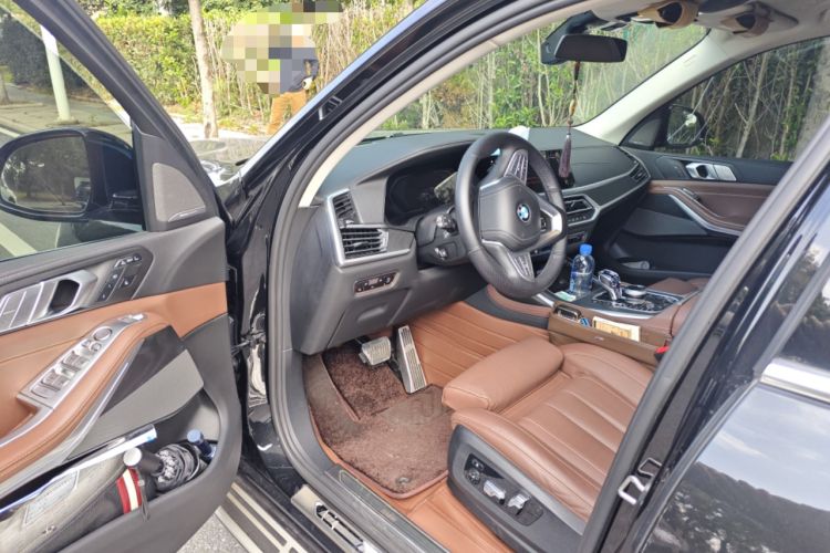 Used BMW X7 2021 xDrive40i Luxury Package with Leading Features Interior 3