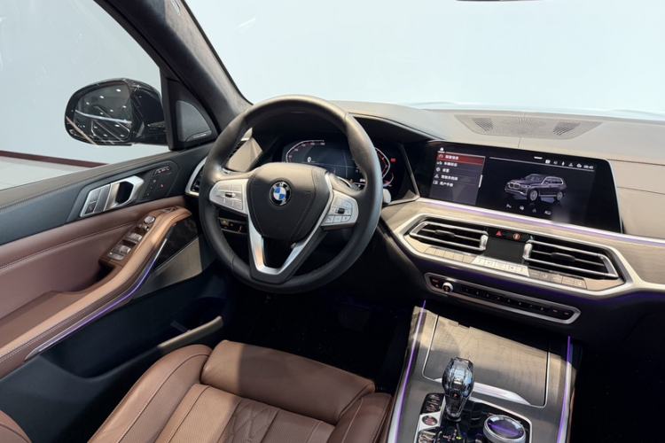 Used BMW X7 2021 xDrive40i Luxury Package with Premium Features Interior 3