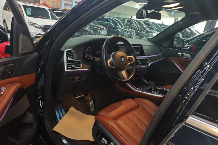 Used BMW X7 2021 xDrive40i Luxury M Sport Package Interior 3