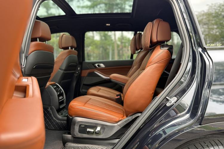 Used BMW X7 2021 xDrive40i Luxury M Sport Package Interior 4