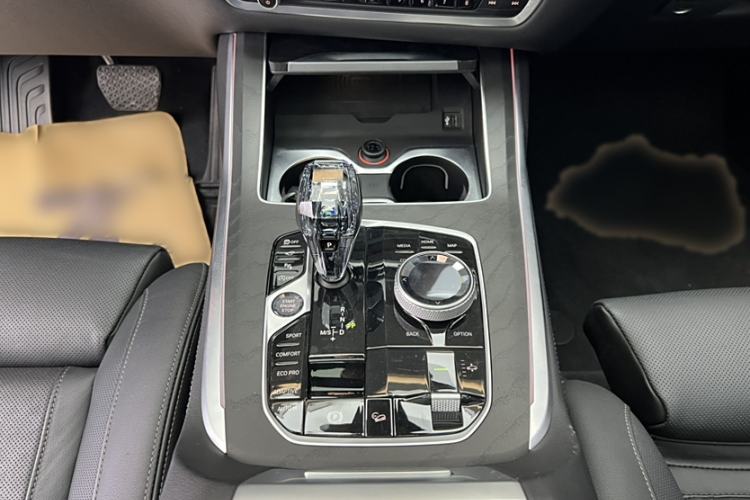 Used BMW X7 2021 xDrive40i Luxury Package with Leading Features Interior 4