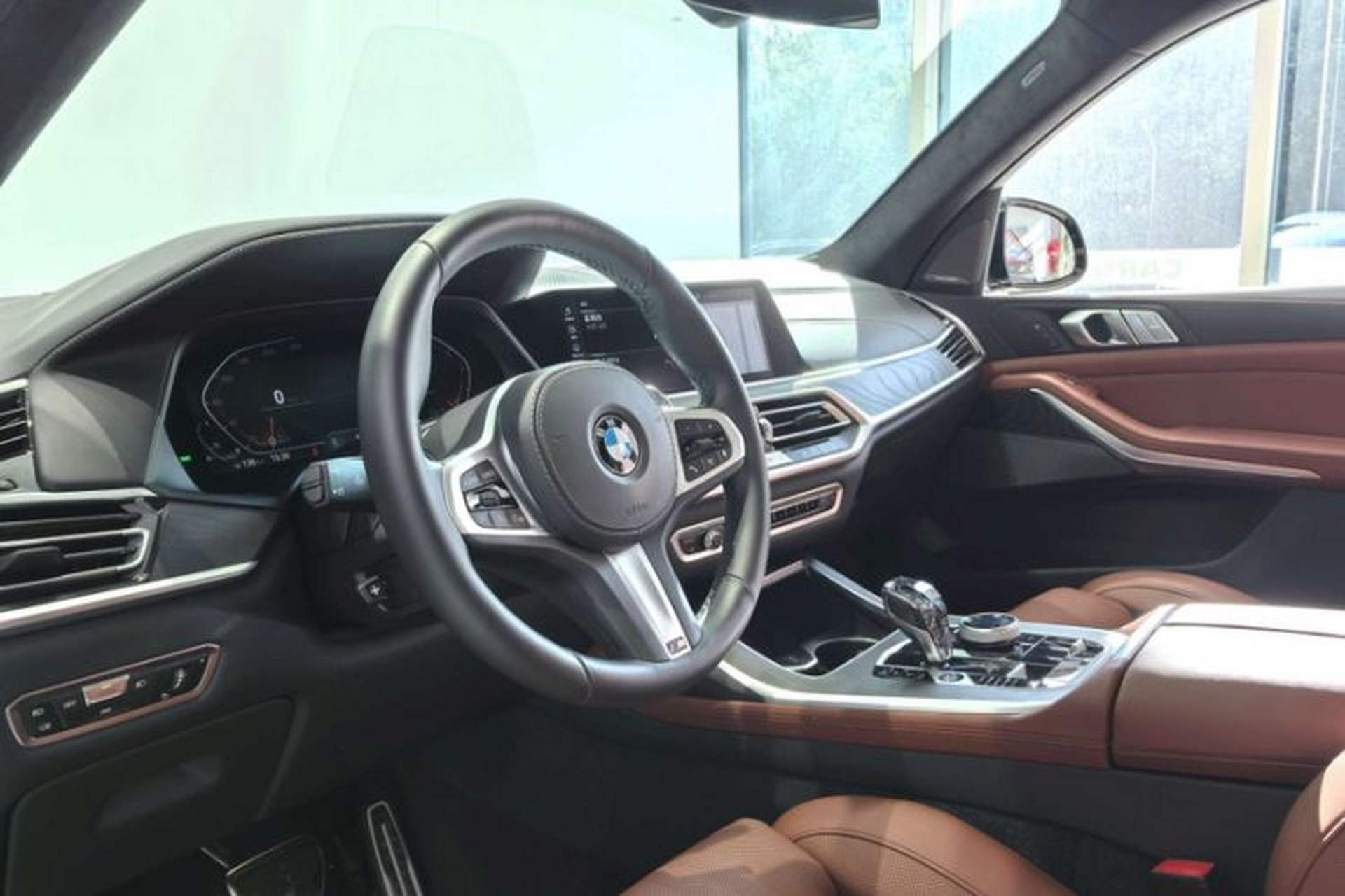 Used BMW X7 2021 Restyled xDrive40i Luxury Version with M Sport Package Interior 6