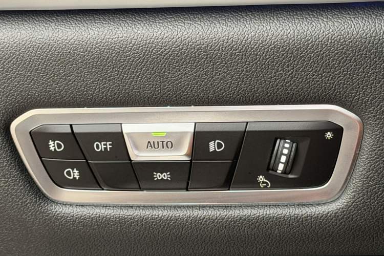 Used BMW X7 2021 xDrive40i Luxury M Sport Package Interior 7