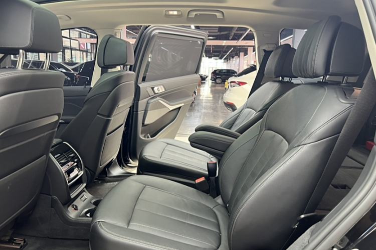 Used BMW X7 2021 xDrive40i Luxury Package with Leading Features Interior 7