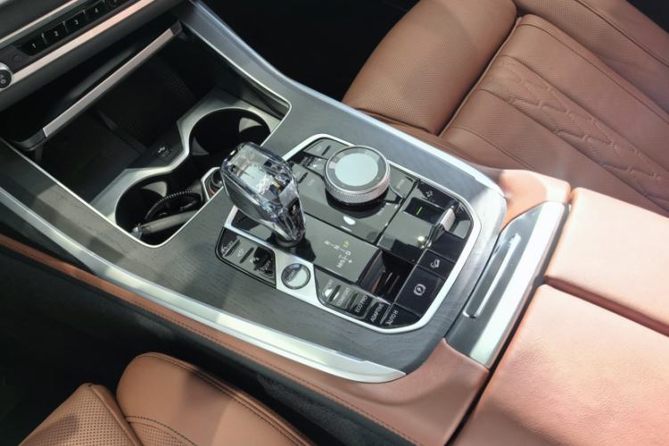 Used BMW X7 2021 Restyled xDrive40i Luxury Version with M Sport Package Interior 7
