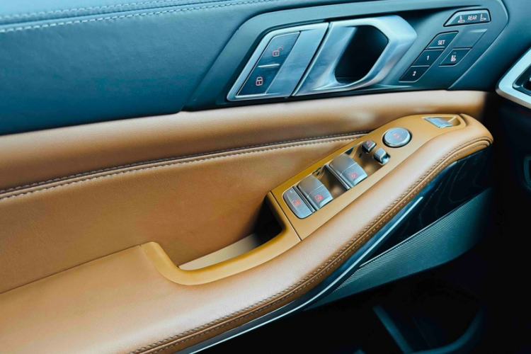 Used BMW X7 2021 xDrive40i Luxury M Sport Package Interior 8