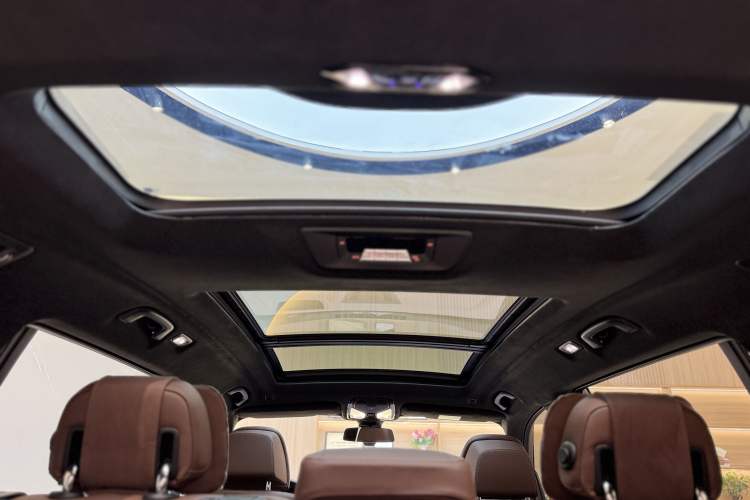 Used BMW X7 2021 xDrive40i Luxury M Sport Package Interior 8