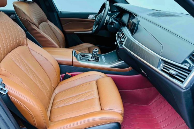Used BMW X7 2021 xDrive40i Luxury M Sport Package Interior 9