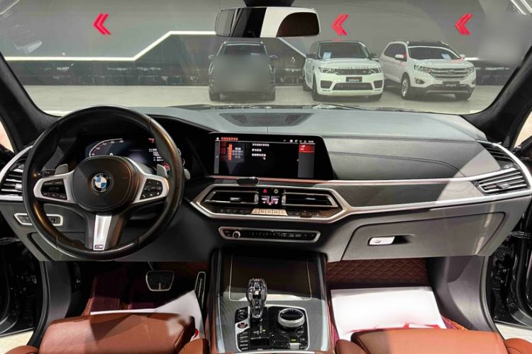 Used BMW X7 2021 Restyled xDrive40i Luxury Version with M Sport Package Interior 9