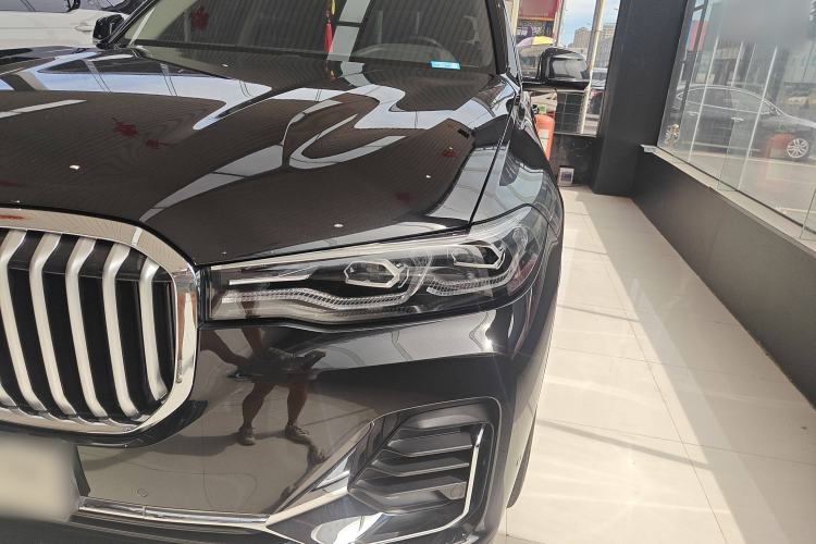 Used BMW X7 2021 Facelifted xDrive40i Luxury Package with Leading Features Left Front Headlight