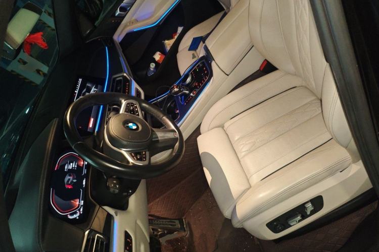 Used BMW X7 2021 xDrive40i Luxury M Sport Package Left Front Seat