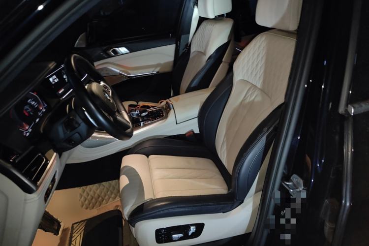 Used BMW X7 2021 xDrive40i Executive Model with M Sport Package Left Front Seat