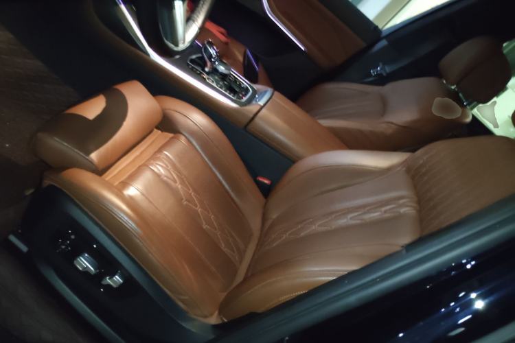 Used BMW X7 2021 Restyled xDrive40i Luxury Version with M Sport Package Left Front Seat