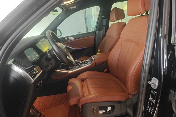 Used BMW X7 2021 xDrive40i Luxury M Sport Package Left Front Seat