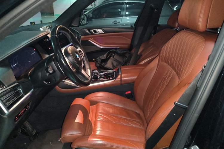 Used BMW X7 2021 xDrive40i Luxury M Sport Package Left Front Seat