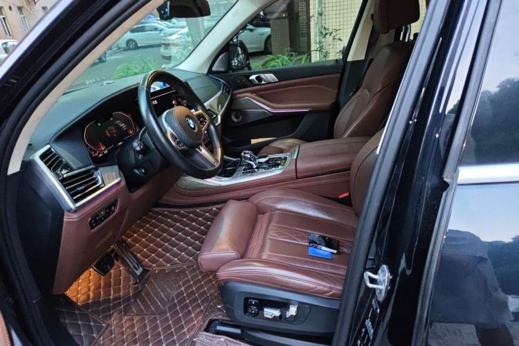 Used BMW X7 2021 xDrive40i Executive Model with M Sport Package Left Front Seat