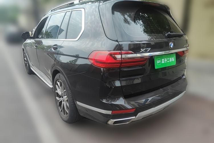 Used BMW X7 2021 Restyled xDrive40i Luxury Package with Premium Features Rear Left 45 Deg