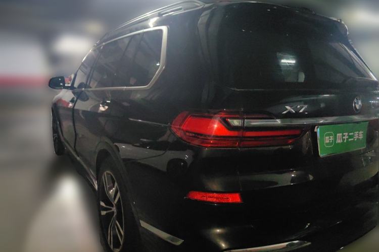 Used BMW X7 2021 Restyled xDrive40i Luxury Version with M Sport Package Rear Left 45 Deg