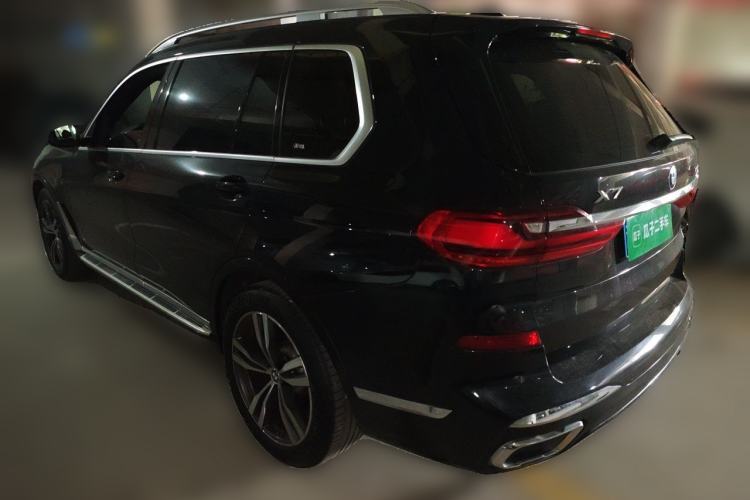 Used BMW X7 2021 xDrive40i Luxury M Sport Package Rear Left 45 Deg