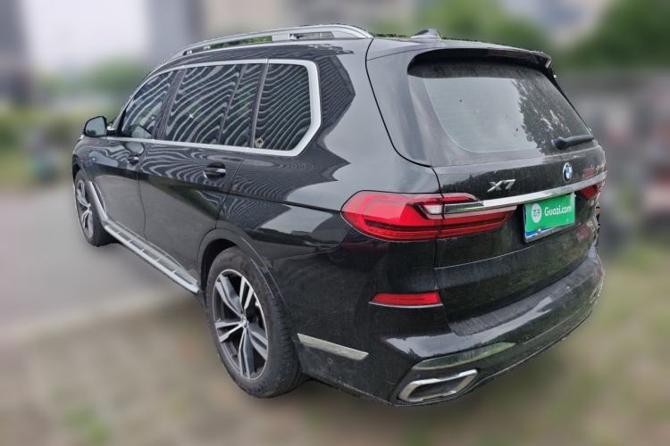 Used BMW X7 2021 Restyled xDrive40i Luxury Version with M Sport Package Rear Left 45 Deg