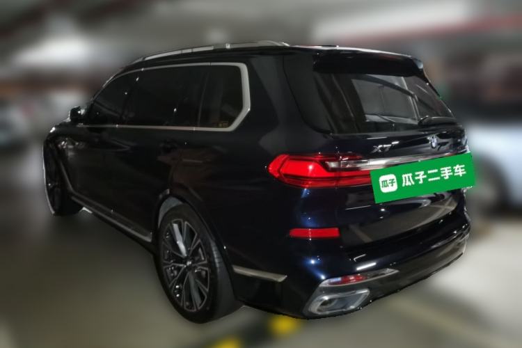 Used BMW X7 2021 Facelifted xDrive40i Luxury Package with Leading Features Rear Left 45 Deg