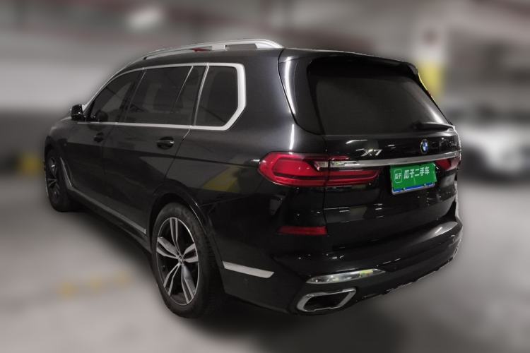 Used BMW X7 2021 xDrive40i Luxury M Sport Package Rear Left 45 Deg
