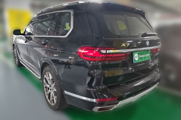 Used BMW X7 2021 Facelifted xDrive40i Luxury Package with Leading Features Rear Left 45 Deg