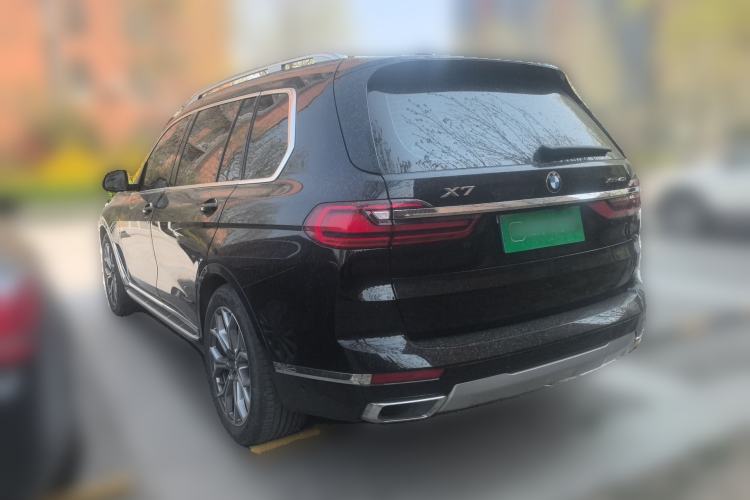 Used BMW X7 2021 Restyled xDrive40i Luxury Package with Premium Features Rear Left 45 Deg