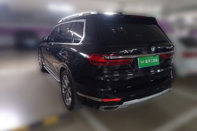 Used BMW X7 2021 xDrive40i Luxury Package with Leading Features Rear Left 45 Deg