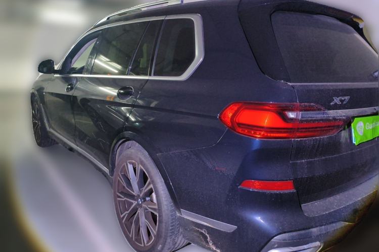 Used BMW X7 2021 xDrive40i Executive Model with M Sport Package Rear Left 45 Deg