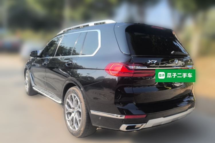Used BMW X7 2021 xDrive40i Luxury Package with Leading Features Rear Left 45 Deg